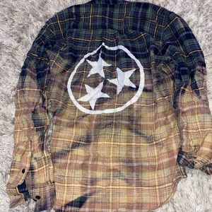 super cute bleached tri star flannel!